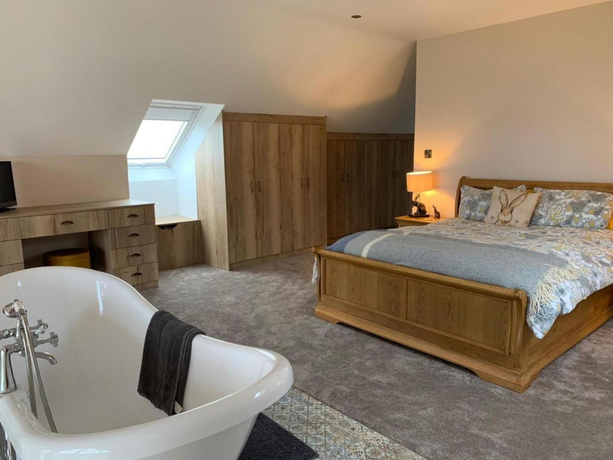 Valley View Luxury Gamekeepers 4 Bedroomed *