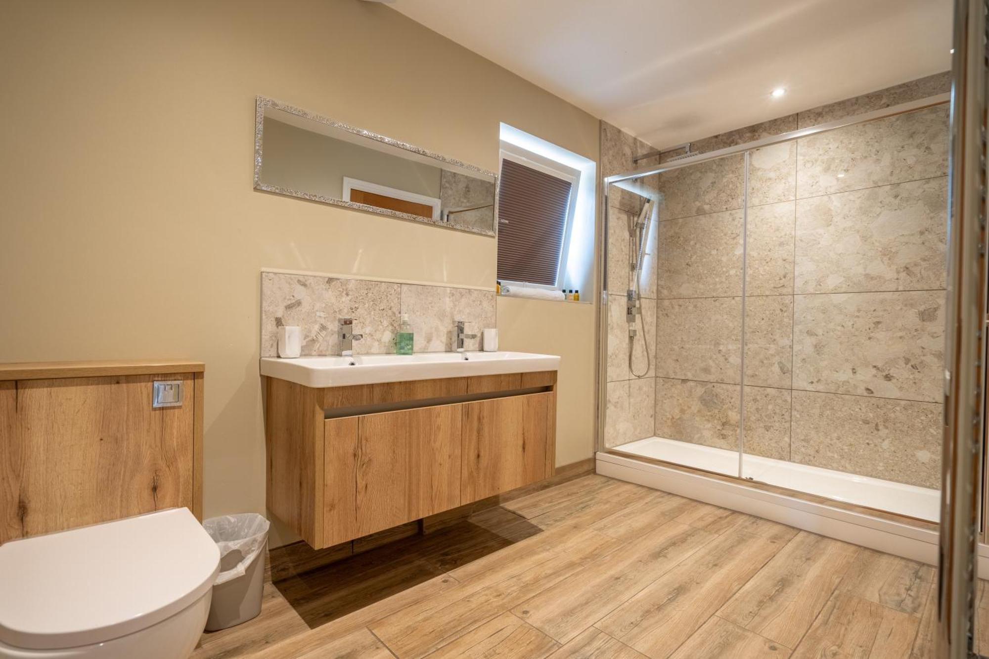 Valley View Luxury Gamekeepers 4 Bedroomed Holiday home *